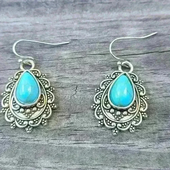 Vintage turquoise like silver tone earrings - Picture 5 of 16